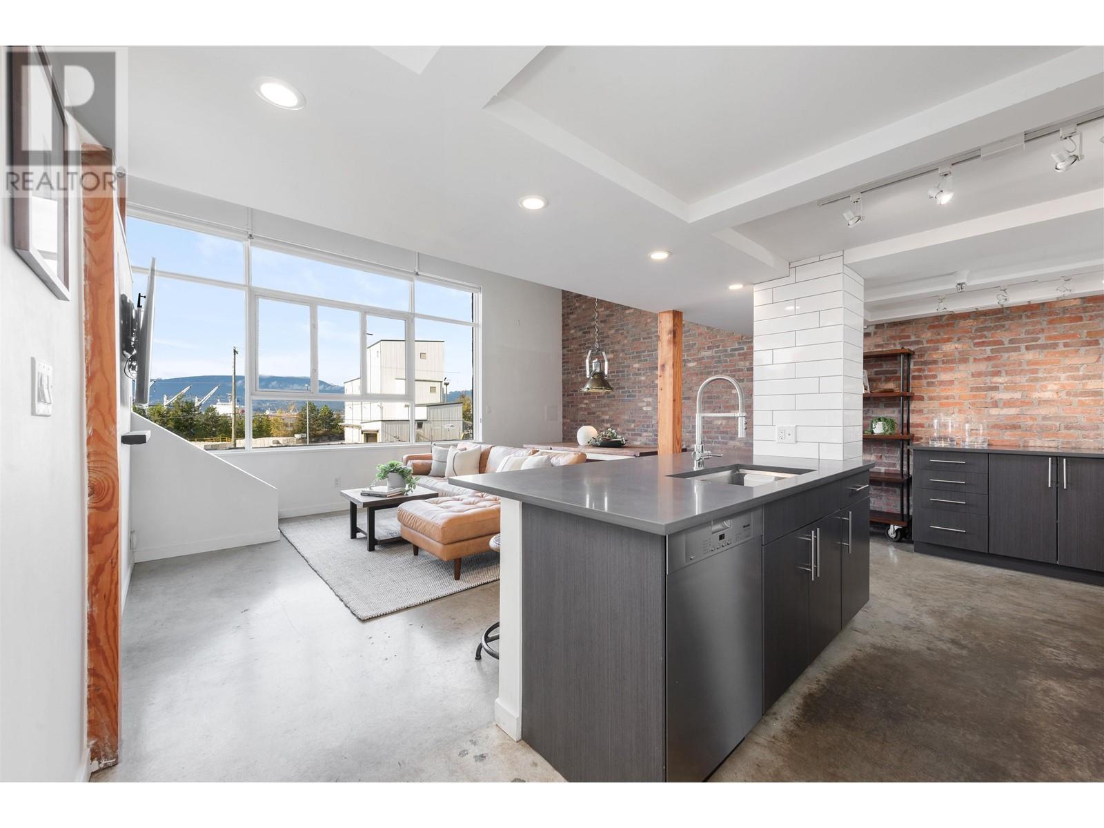 Listing Picture 10 of 24 : 204 2001 WALL STREET, Vancouver / 溫哥華 - 魯藝地產 Yvonne Lu Group - MLS Medallion Club Member