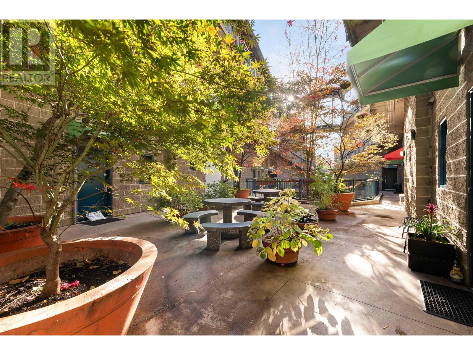 Listing Picture 20 of 24 : 204 2001 WALL STREET, Vancouver / 溫哥華 - 魯藝地產 Yvonne Lu Group - MLS Medallion Club Member