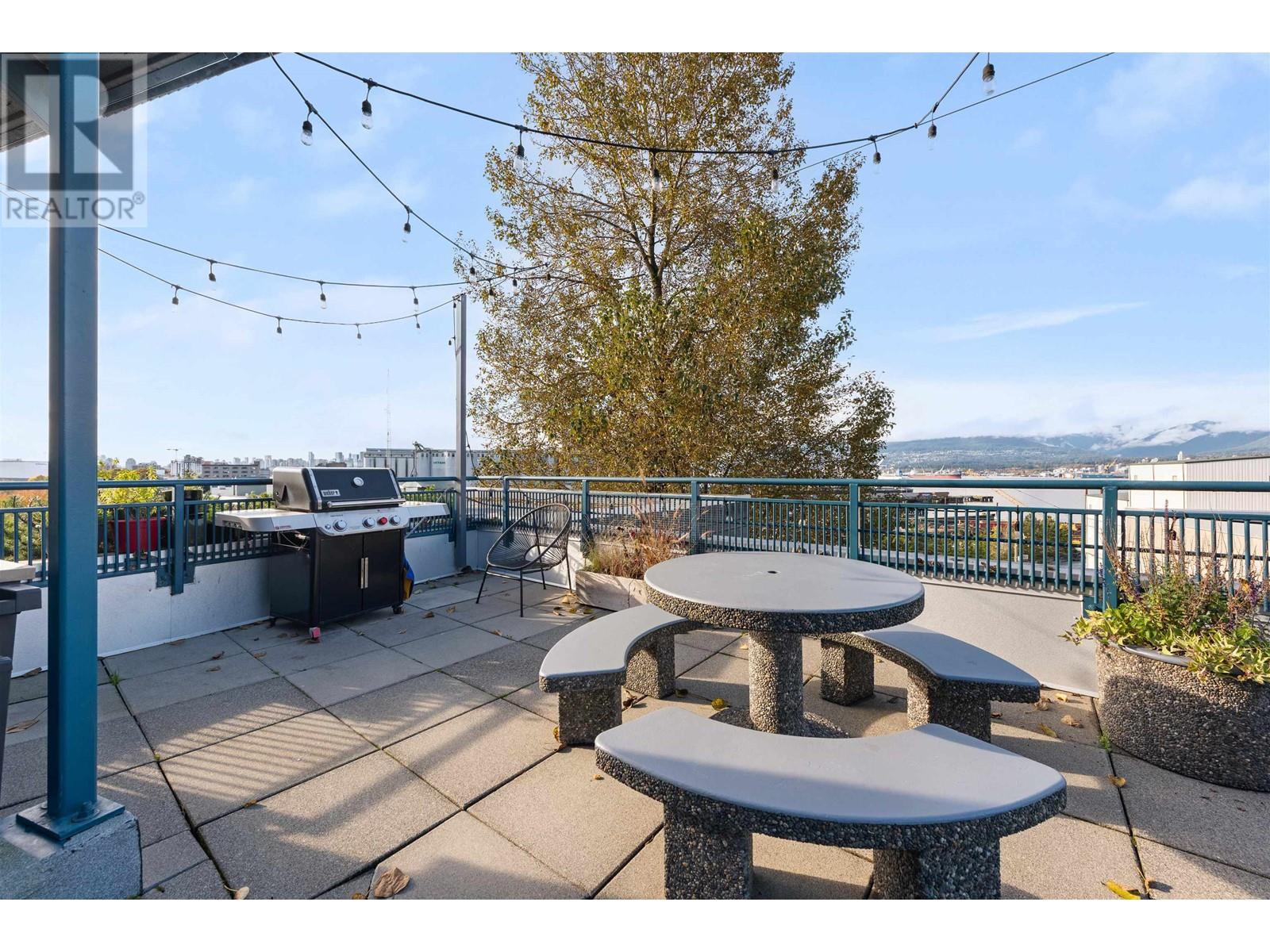 Listing Picture 21 of 24 : 204 2001 WALL STREET, Vancouver / 溫哥華 - 魯藝地產 Yvonne Lu Group - MLS Medallion Club Member