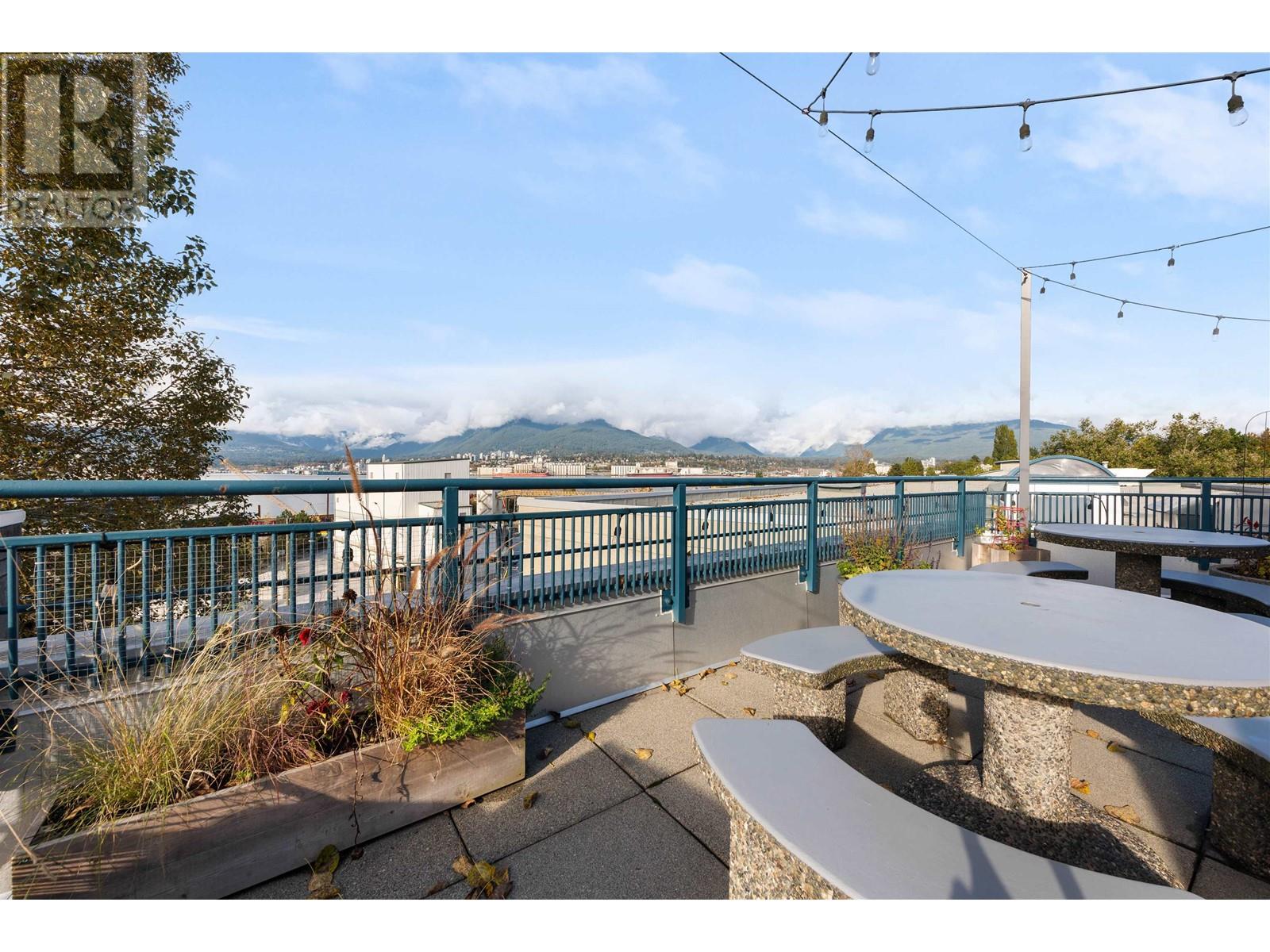 Listing Picture 22 of 24 : 204 2001 WALL STREET, Vancouver / 溫哥華 - 魯藝地產 Yvonne Lu Group - MLS Medallion Club Member