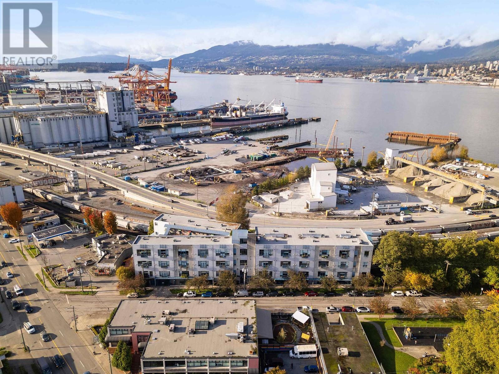 Listing Picture 23 of 24 : 204 2001 WALL STREET, Vancouver / 溫哥華 - 魯藝地產 Yvonne Lu Group - MLS Medallion Club Member