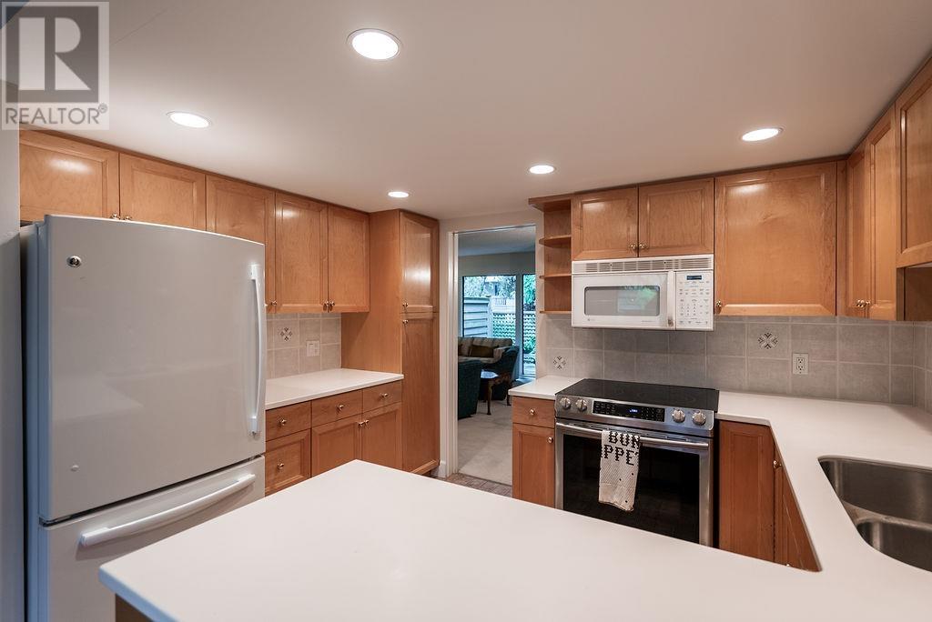 Listing Picture 17 of 40 : 4011 VINE STREET, Vancouver / 溫哥華 - 魯藝地產 Yvonne Lu Group - MLS Medallion Club Member