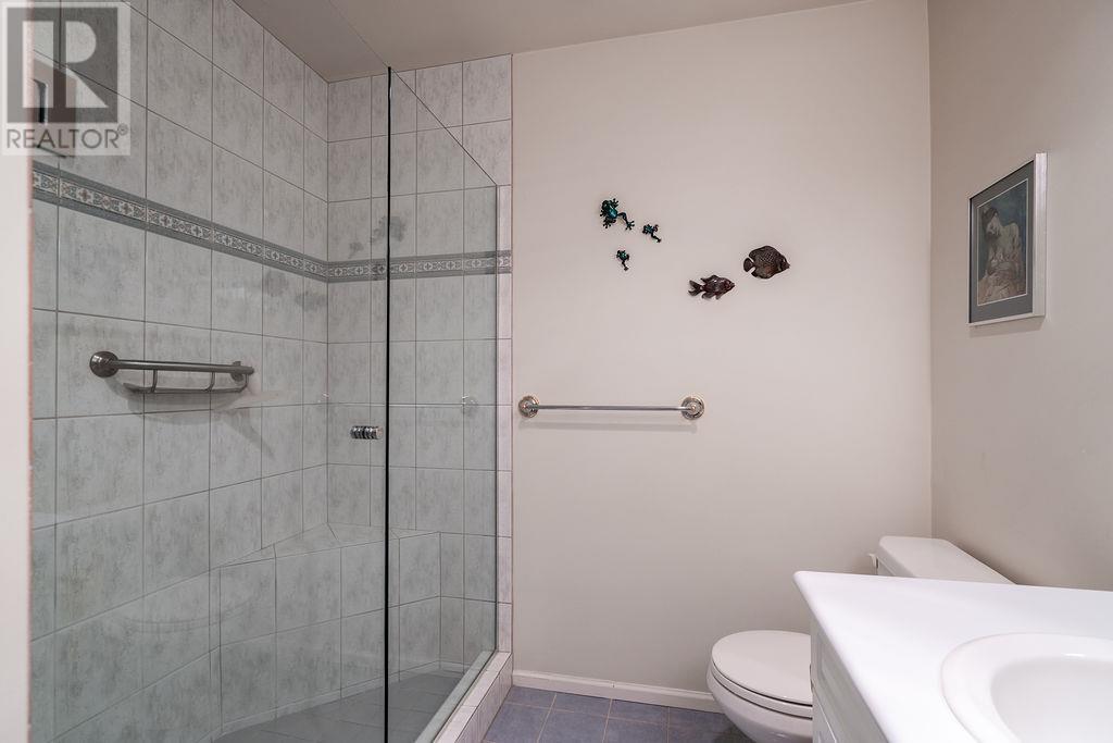 Listing Picture 38 of 40 : 4011 VINE STREET, Vancouver / 溫哥華 - 魯藝地產 Yvonne Lu Group - MLS Medallion Club Member