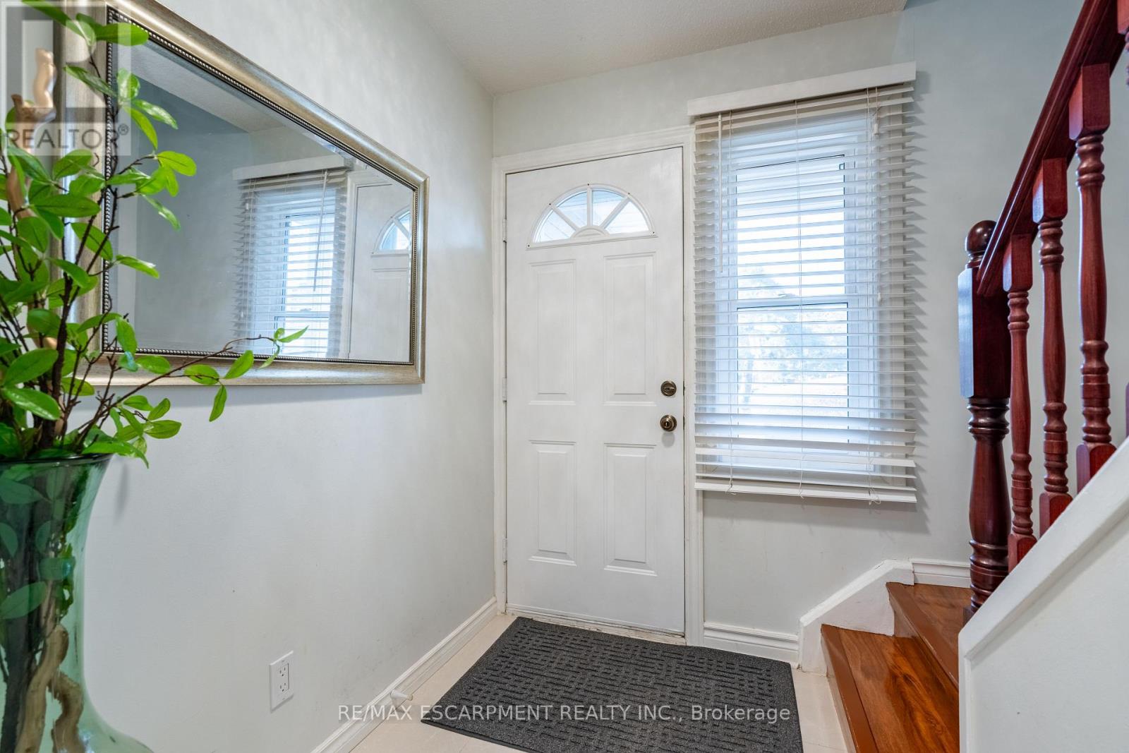 Property at 27 - 2185 FAIRCHILD BOULEVARD image 5