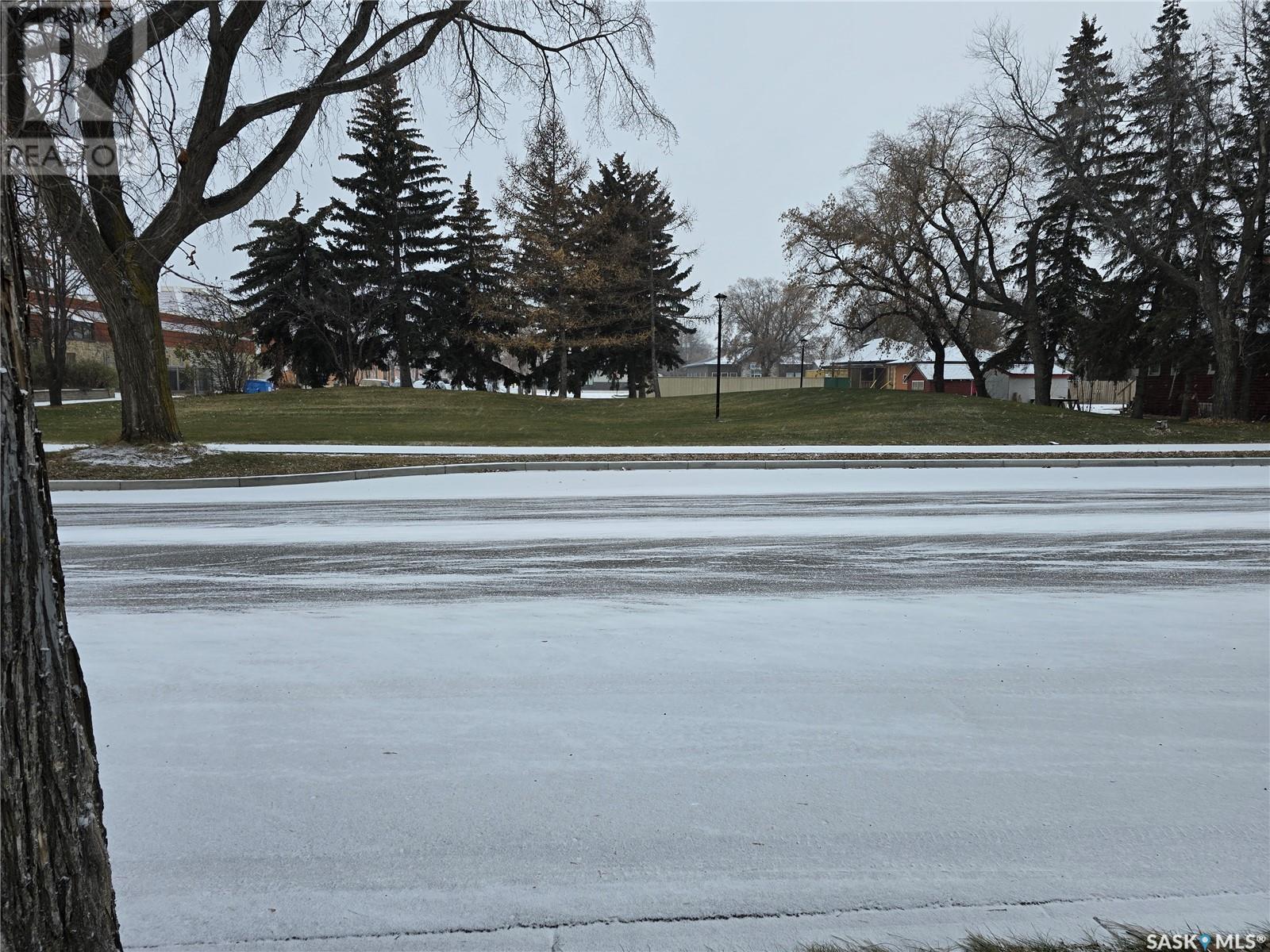 1402 102nd Street, North Battleford, Saskatchewan  S9A 1G7 - Photo 2 - SK988936