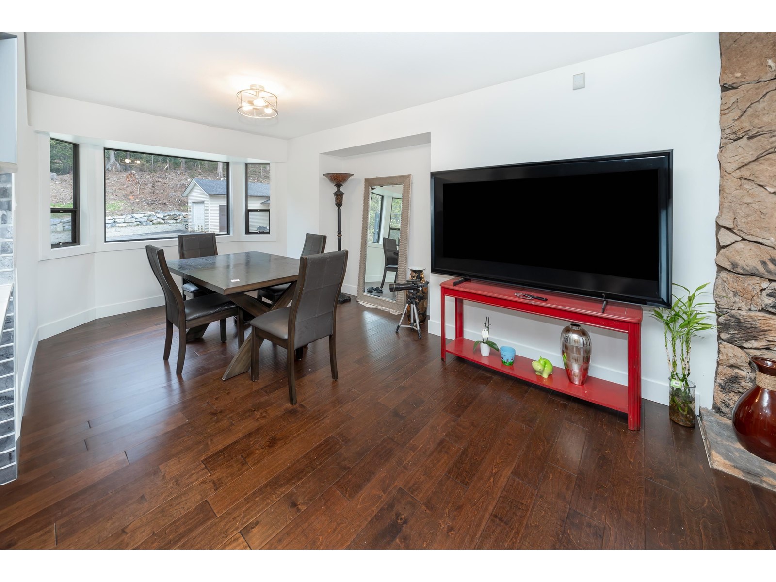 Property at 32555 RICHARDS AVENUE image 2