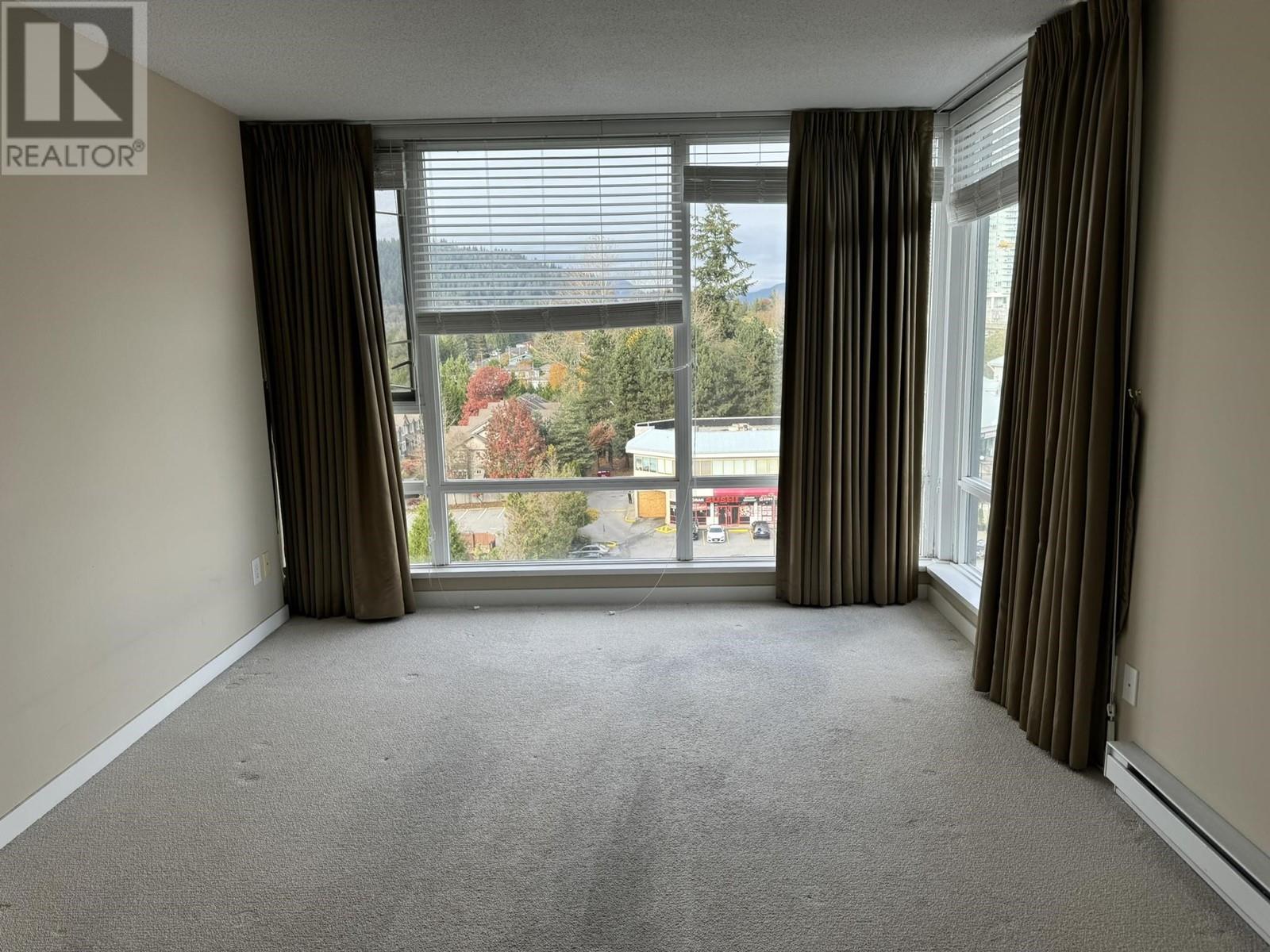 Listing Picture 11 of 30 : 908 9868 CAMERON STREET, Burnaby / 本拿比 - 魯藝地產 Yvonne Lu Group - MLS Medallion Club Member