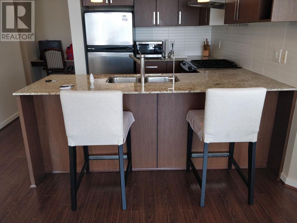 Listing Picture 3 of 30 : 908 9868 CAMERON STREET, Burnaby / 本拿比 - 魯藝地產 Yvonne Lu Group - MLS Medallion Club Member