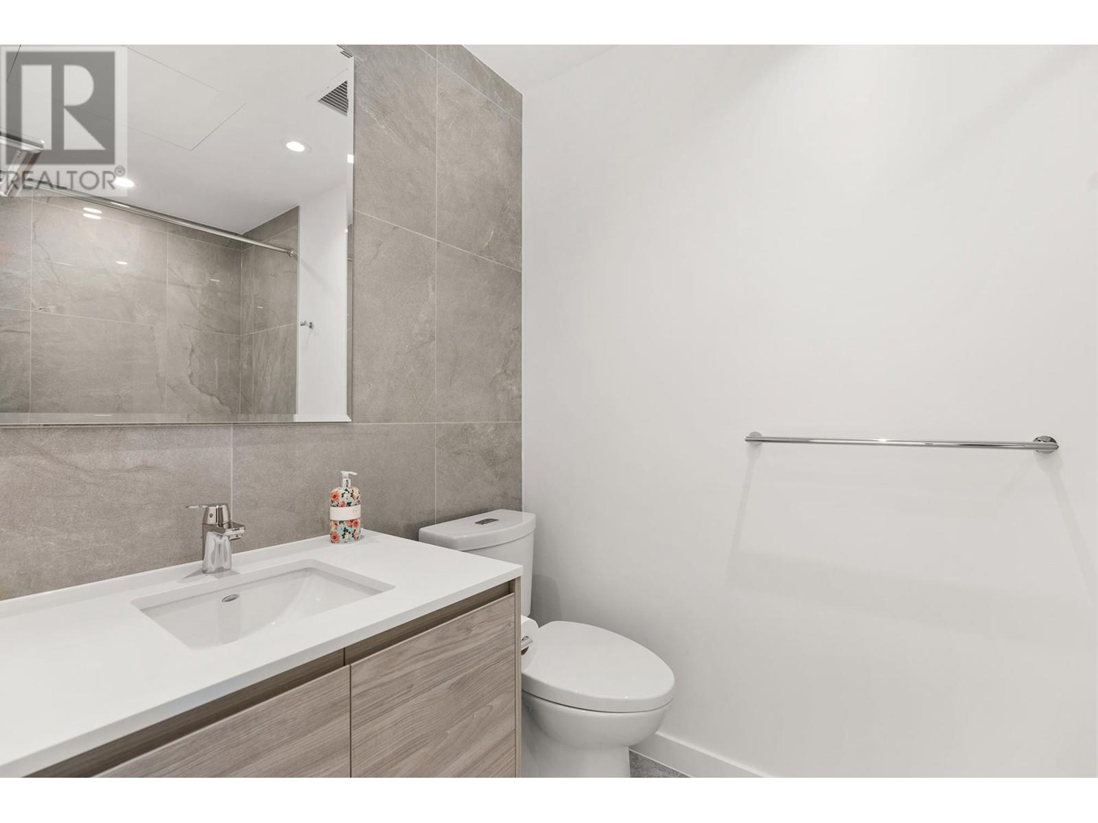2701 680 Quayside Drive, New Westminster, British Columbia V3M 0P2 - Photo 18 - R2947561