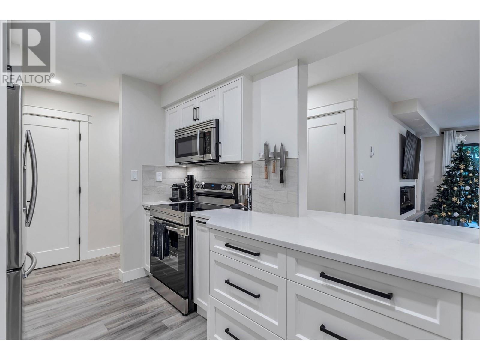 Listing Picture 7 of 37 : 105 4111 FRANCIS ROAD, Richmond / 烈治文 - 魯藝地產 Yvonne Lu Group - MLS Medallion Club Member