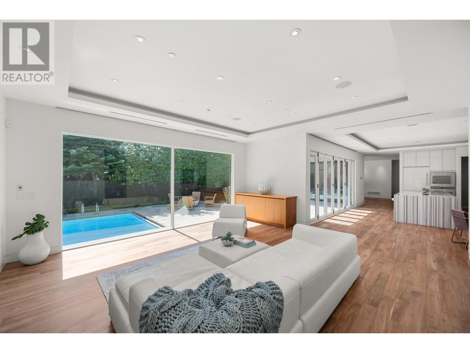 Listing Picture 11 of 40 : 6350 MACDONALD STREET, Vancouver / 溫哥華 - 魯藝地產 Yvonne Lu Group - MLS Medallion Club Member
