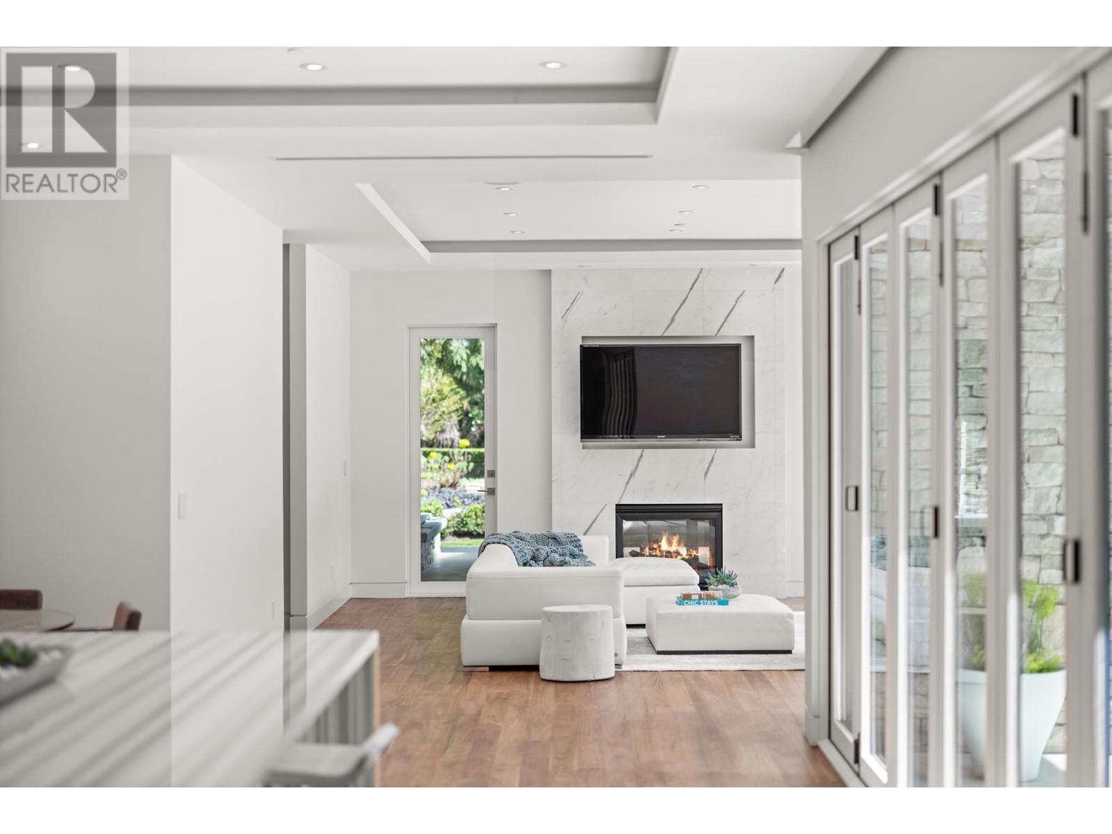 Listing Picture 12 of 40 : 6350 MACDONALD STREET, Vancouver / 溫哥華 - 魯藝地產 Yvonne Lu Group - MLS Medallion Club Member