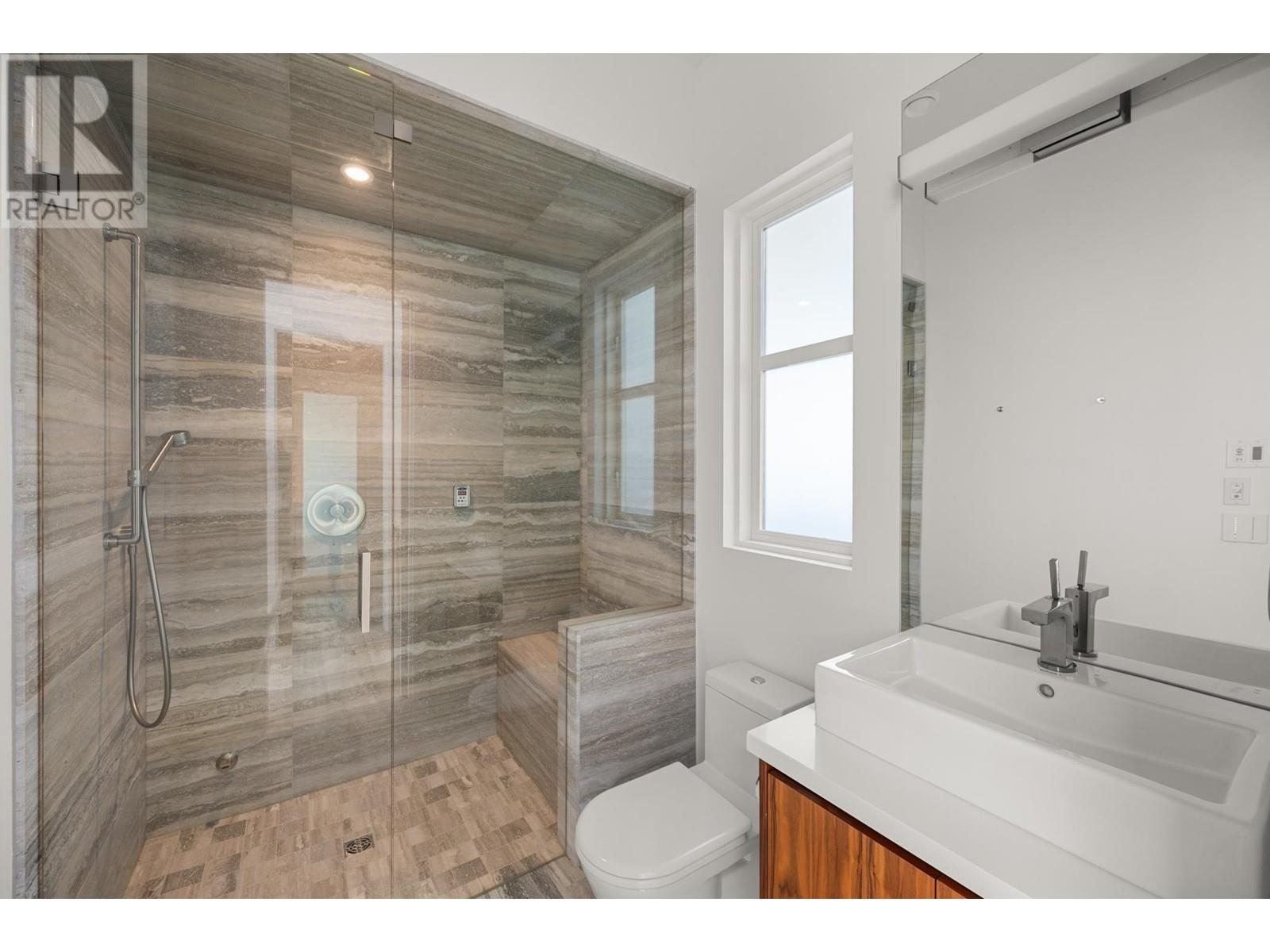 Listing Picture 19 of 40 : 6350 MACDONALD STREET, Vancouver / 溫哥華 - 魯藝地產 Yvonne Lu Group - MLS Medallion Club Member