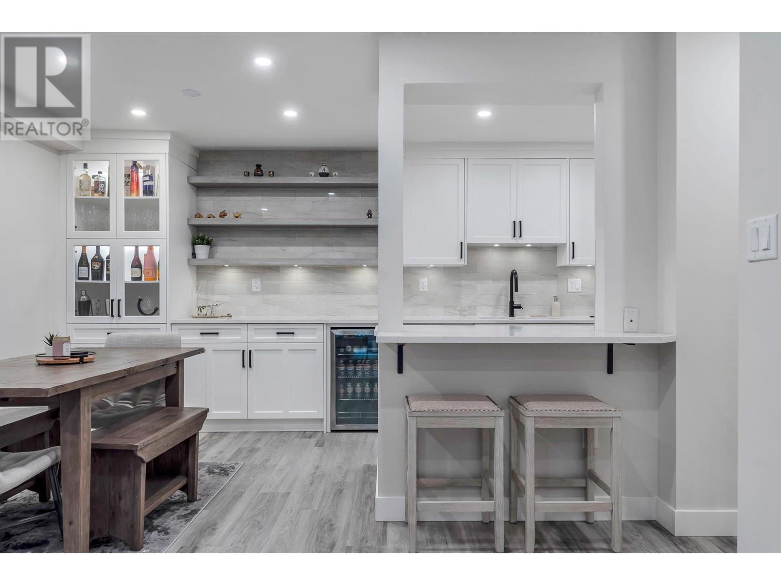 Listing Picture 11 of 37 : 105 4111 FRANCIS ROAD, Richmond / 烈治文 - 魯藝地產 Yvonne Lu Group - MLS Medallion Club Member