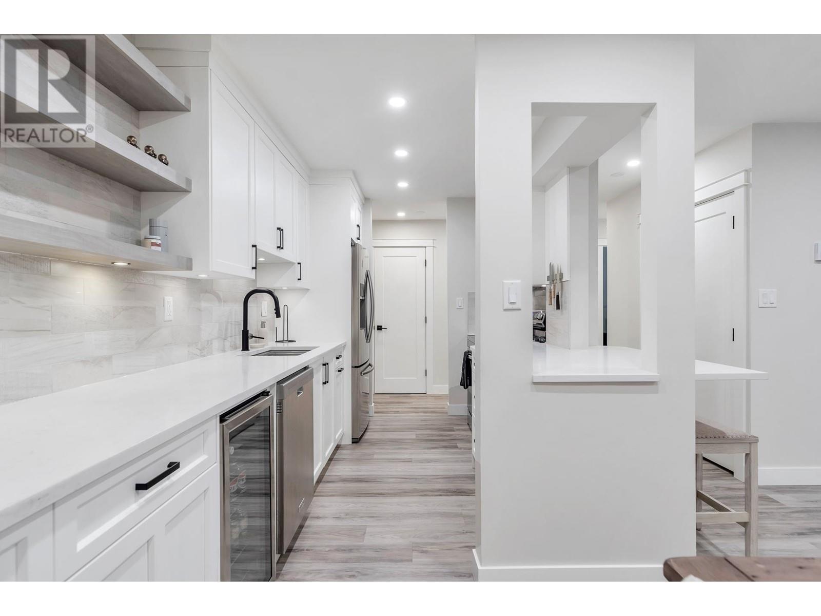 Listing Picture 8 of 37 : 105 4111 FRANCIS ROAD, Richmond / 烈治文 - 魯藝地產 Yvonne Lu Group - MLS Medallion Club Member