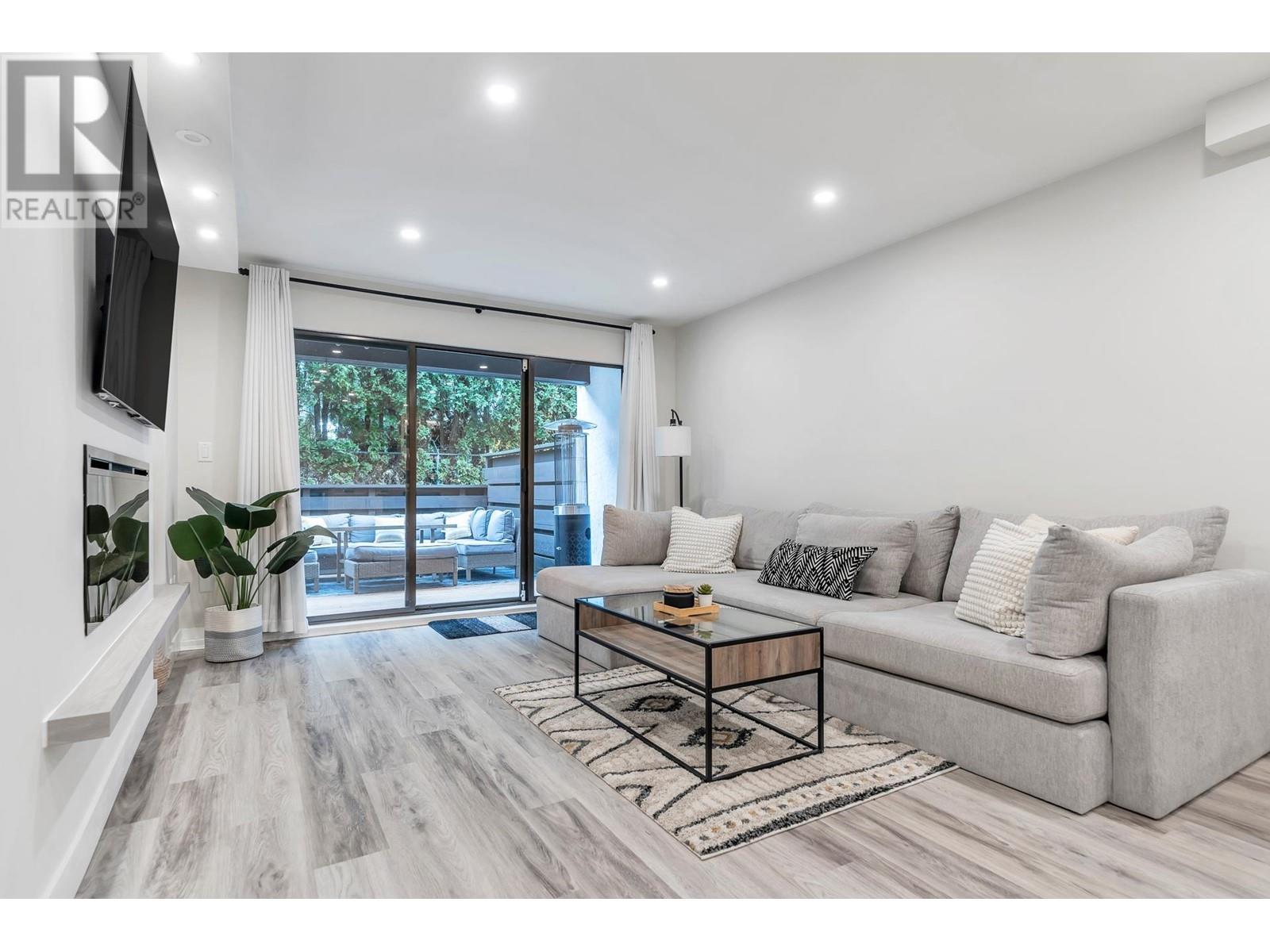 Listing Picture 19 of 37 : 105 4111 FRANCIS ROAD, Richmond / 烈治文 - 魯藝地產 Yvonne Lu Group - MLS Medallion Club Member