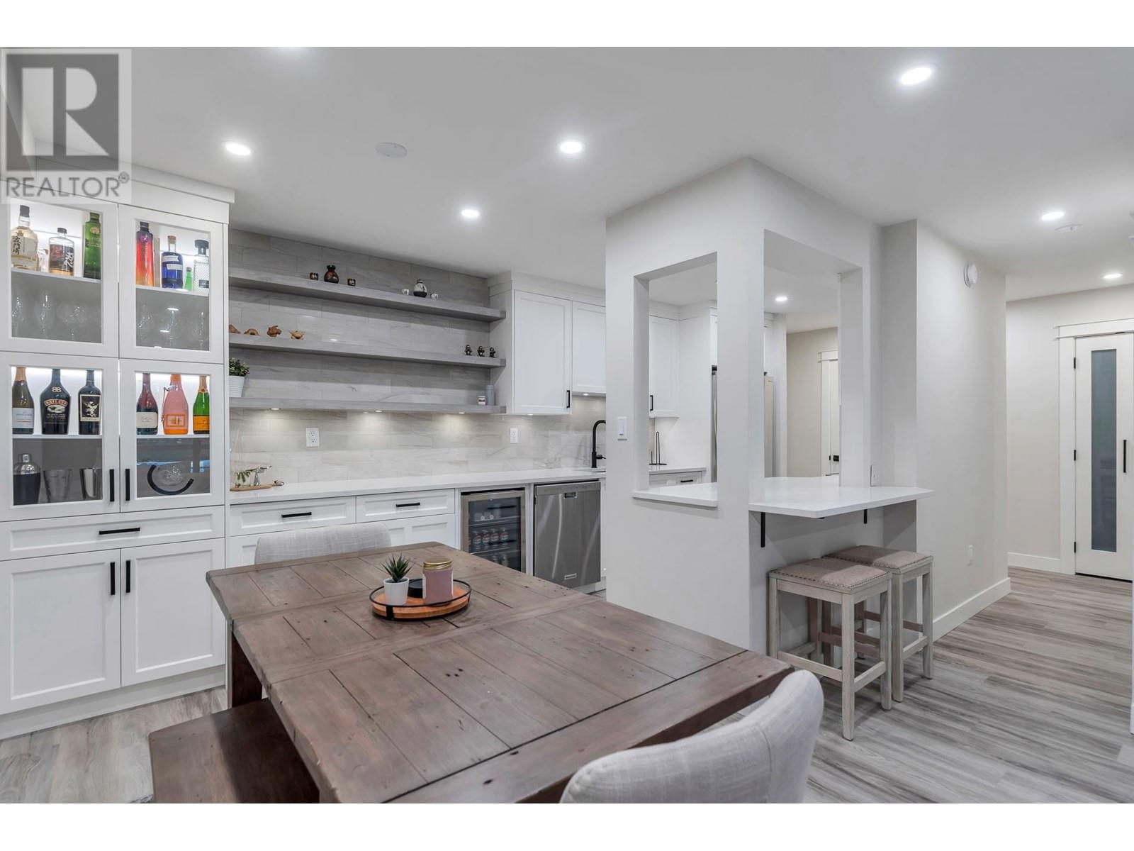 Listing Picture 14 of 37 : 105 4111 FRANCIS ROAD, Richmond / 烈治文 - 魯藝地產 Yvonne Lu Group - MLS Medallion Club Member