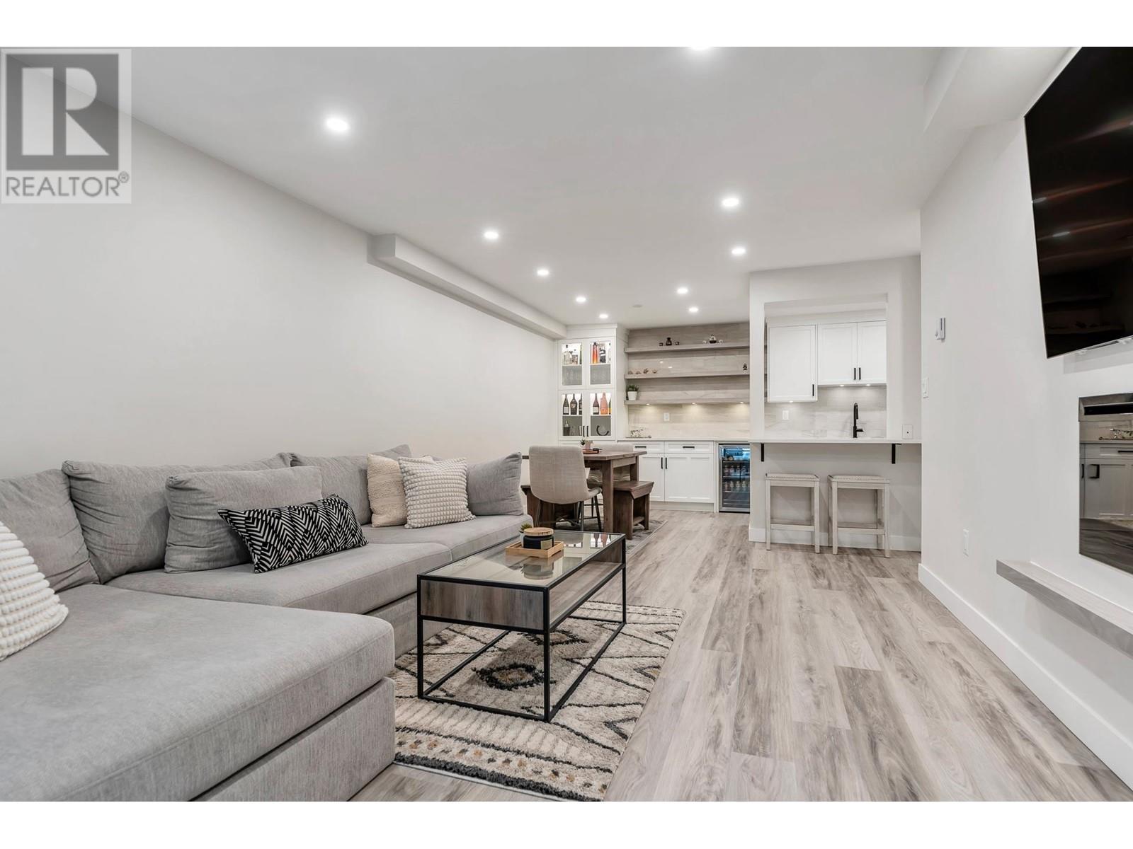 Listing Picture 20 of 37 : 105 4111 FRANCIS ROAD, Richmond / 烈治文 - 魯藝地產 Yvonne Lu Group - MLS Medallion Club Member