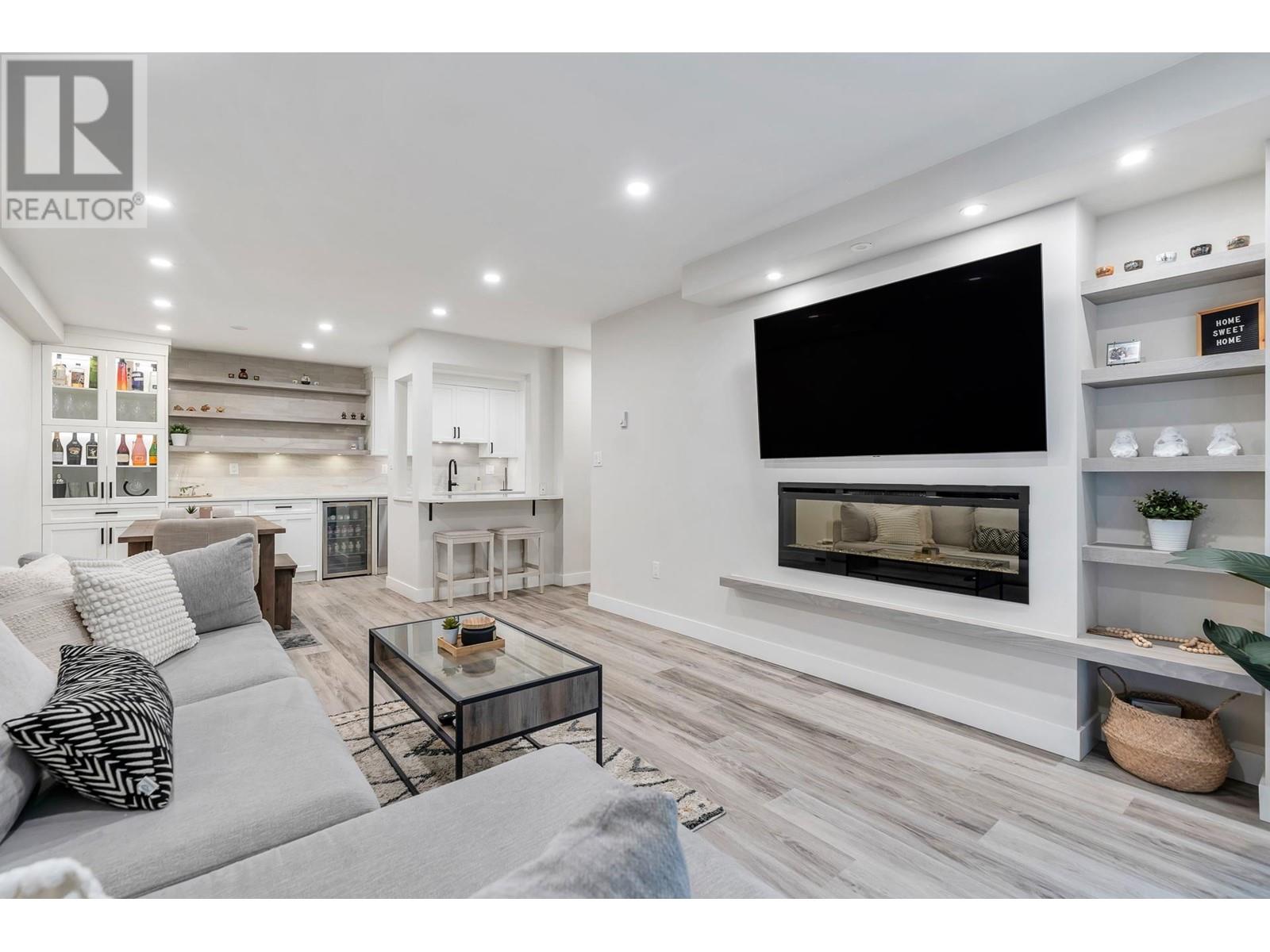 Listing Picture 21 of 37 : 105 4111 FRANCIS ROAD, Richmond / 烈治文 - 魯藝地產 Yvonne Lu Group - MLS Medallion Club Member
