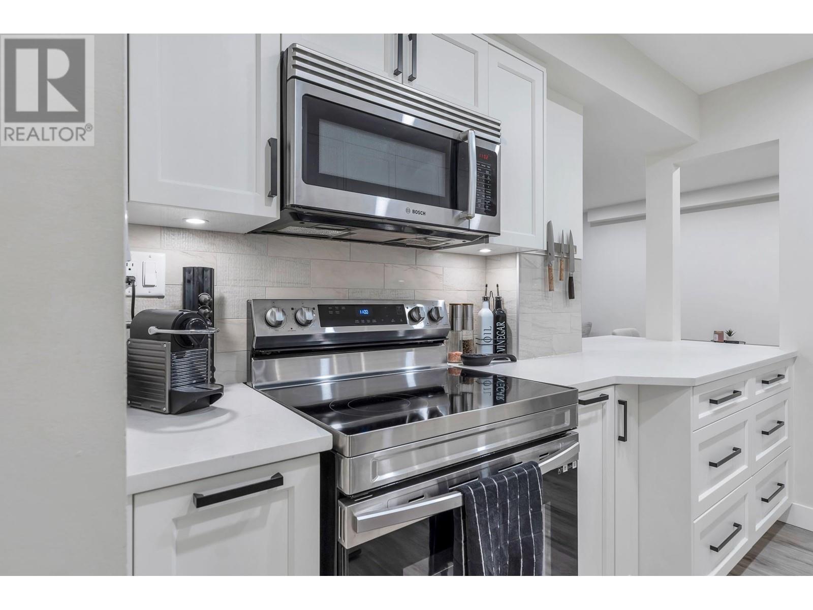 Listing Picture 5 of 37 : 105 4111 FRANCIS ROAD, Richmond / 烈治文 - 魯藝地產 Yvonne Lu Group - MLS Medallion Club Member