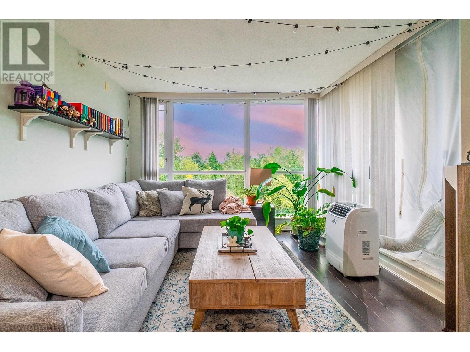 Listing Picture 5 of 22 : 1205 4888 BRENTWOOD DRIVE, Burnaby / 本拿比 - 魯藝地產 Yvonne Lu Group - MLS Medallion Club Member