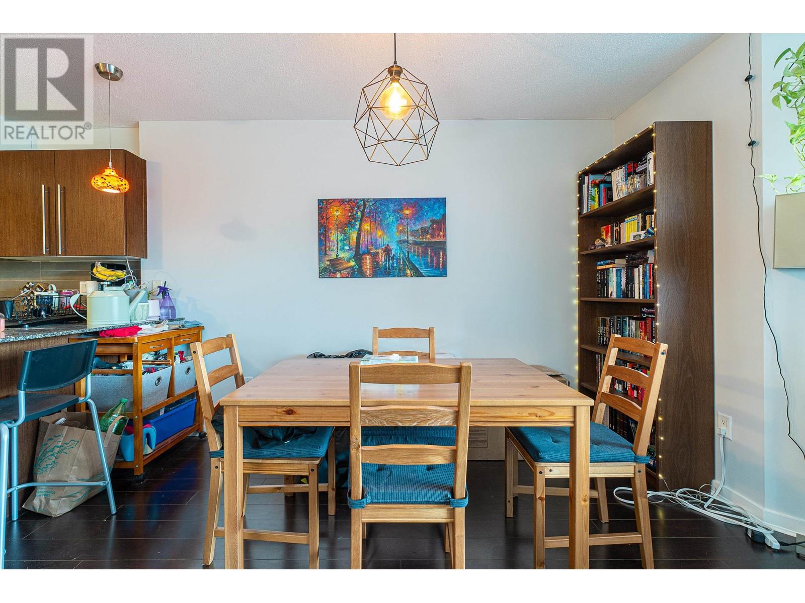 Listing Picture 7 of 22 : 1205 4888 BRENTWOOD DRIVE, Burnaby / 本拿比 - 魯藝地產 Yvonne Lu Group - MLS Medallion Club Member