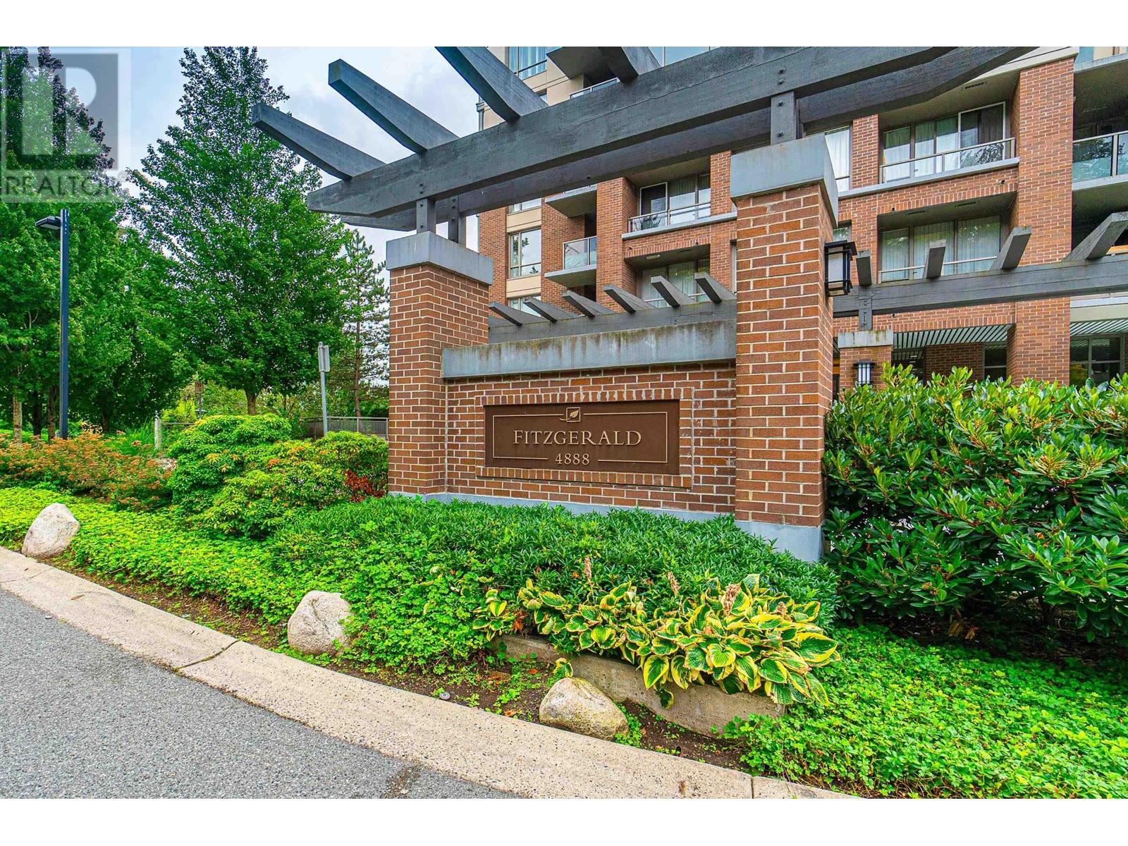 Listing Picture 2 of 22 : 1205 4888 BRENTWOOD DRIVE, Burnaby / 本拿比 - 魯藝地產 Yvonne Lu Group - MLS Medallion Club Member