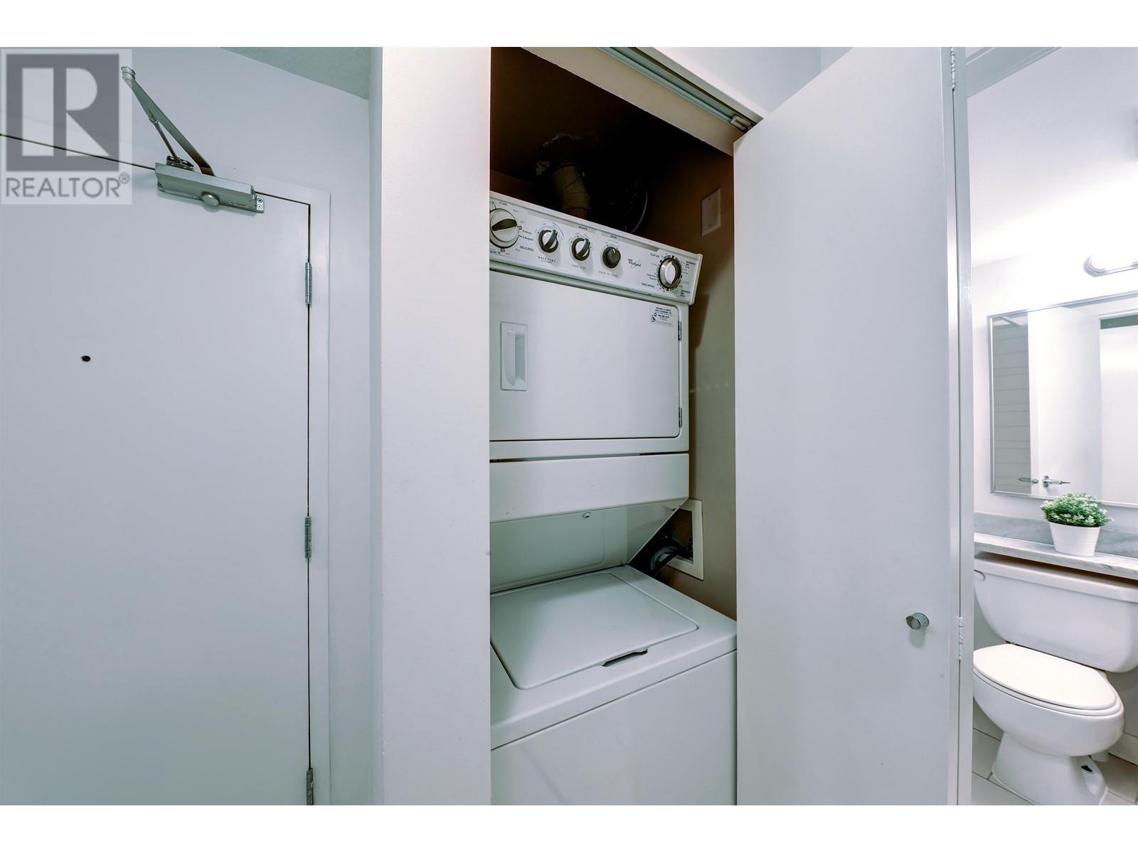 Listing Picture 13 of 22 : 306 9171 FERNDALE ROAD, Richmond / 烈治文 - 魯藝地產 Yvonne Lu Group - MLS Medallion Club Member