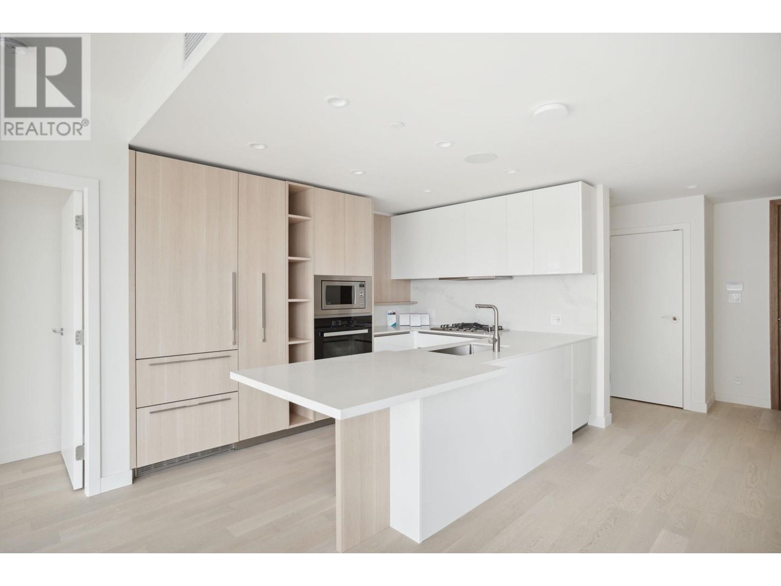 Listing Picture 8 of 28 : 907 6811 PEARSON WAY, Richmond / 烈治文 - 魯藝地產 Yvonne Lu Group - MLS Medallion Club Member