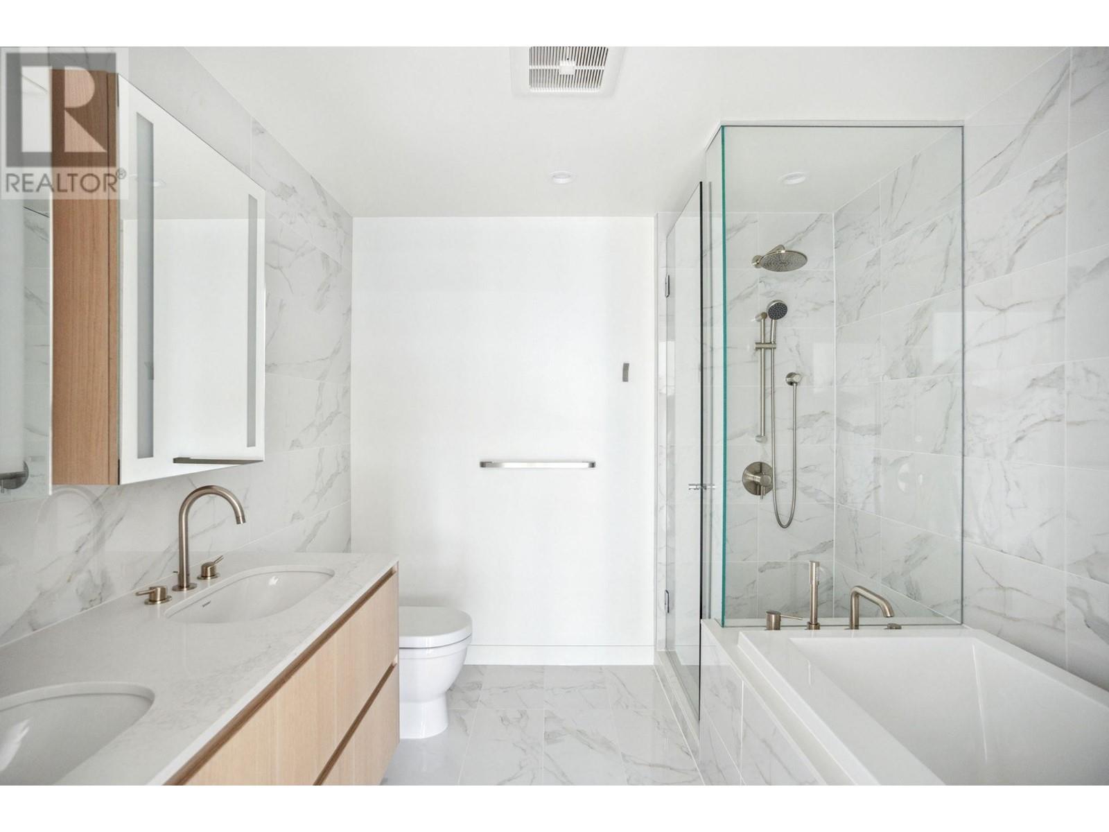 Listing Picture 16 of 28 : 907 6811 PEARSON WAY, Richmond / 烈治文 - 魯藝地產 Yvonne Lu Group - MLS Medallion Club Member