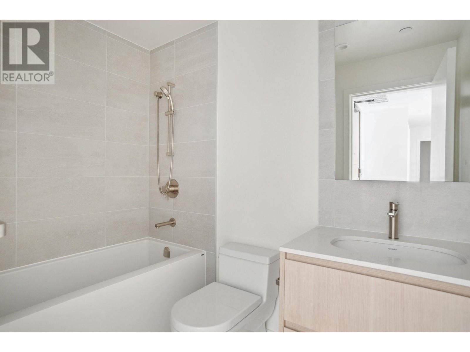 Listing Picture 21 of 28 : 907 6811 PEARSON WAY, Richmond / 烈治文 - 魯藝地產 Yvonne Lu Group - MLS Medallion Club Member