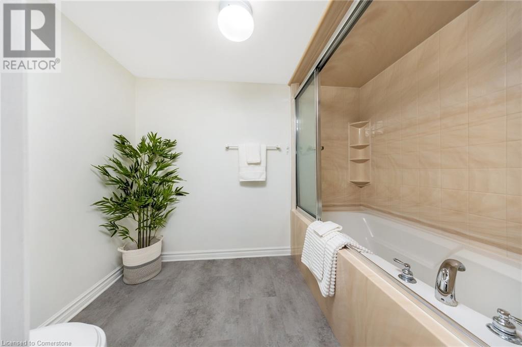 2030 Cleaver Avenue Unit# 212, Burlington, Ontario  L7M 4C3 - Photo 15 - 40681774