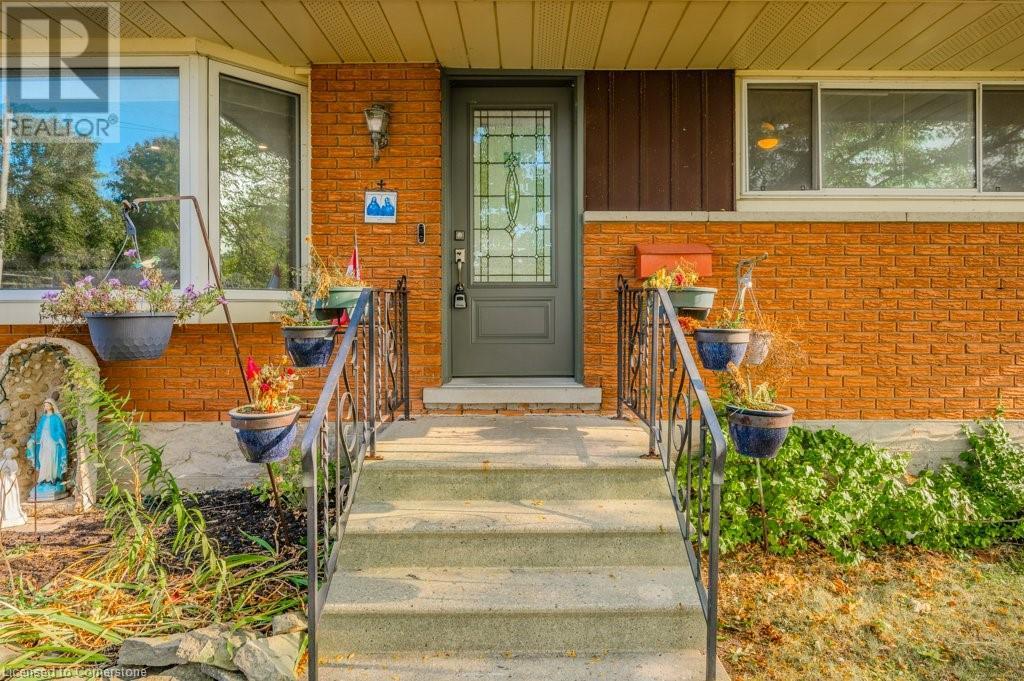 841 Westminster Drive SCambridge, Ontario  N3H 1V4 - Photo 3 - 40678945