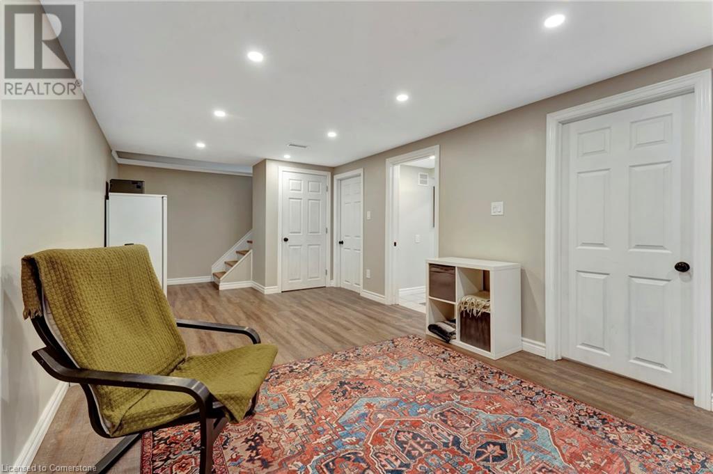 8 Grenoble RoadHamilton, Ontario  L9C 6K6 - Photo 29 - 40680609