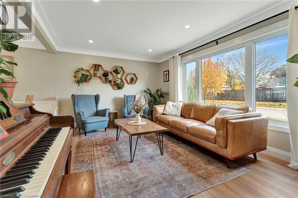 8 Grenoble RoadHamilton, Ontario  L9C 6K6 - Photo 6 - 40680609