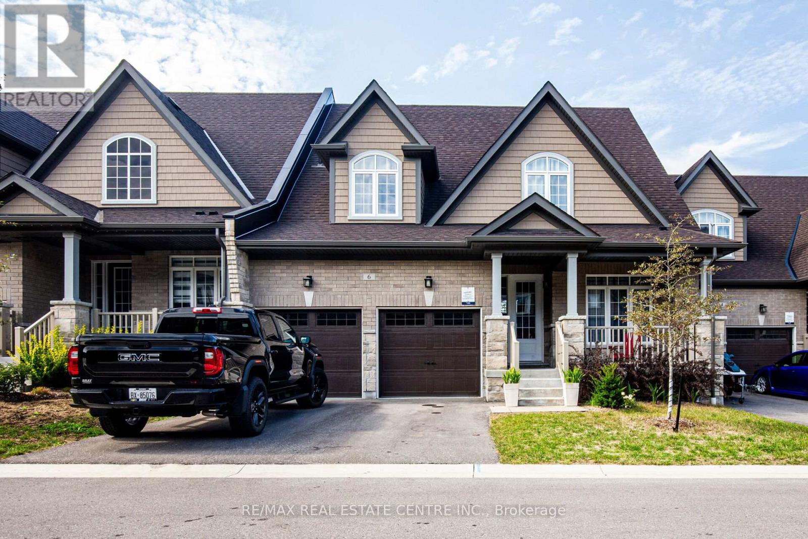 6 HOWARD WILLIAMS COURT, Uxbridge, Ontario