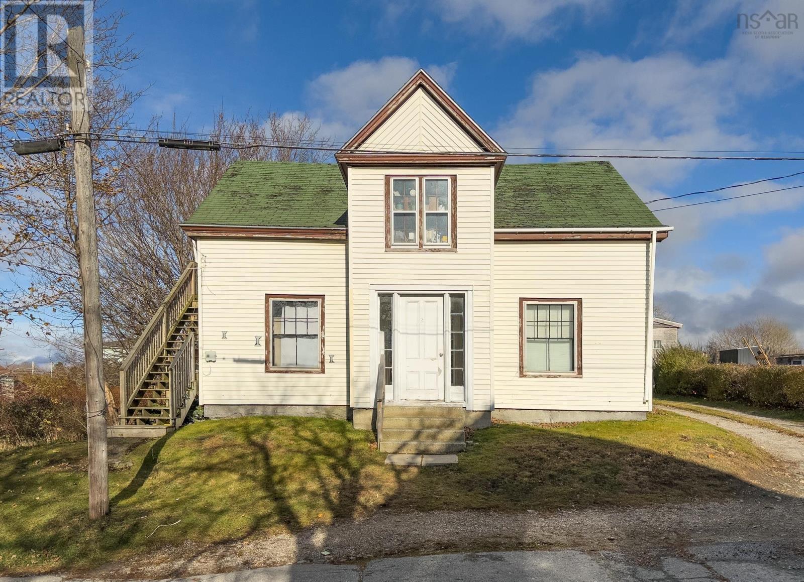 2 Walker Street, Yarmouth, Nova Scotia  B5A 2N2 - Photo 6 - 202427540