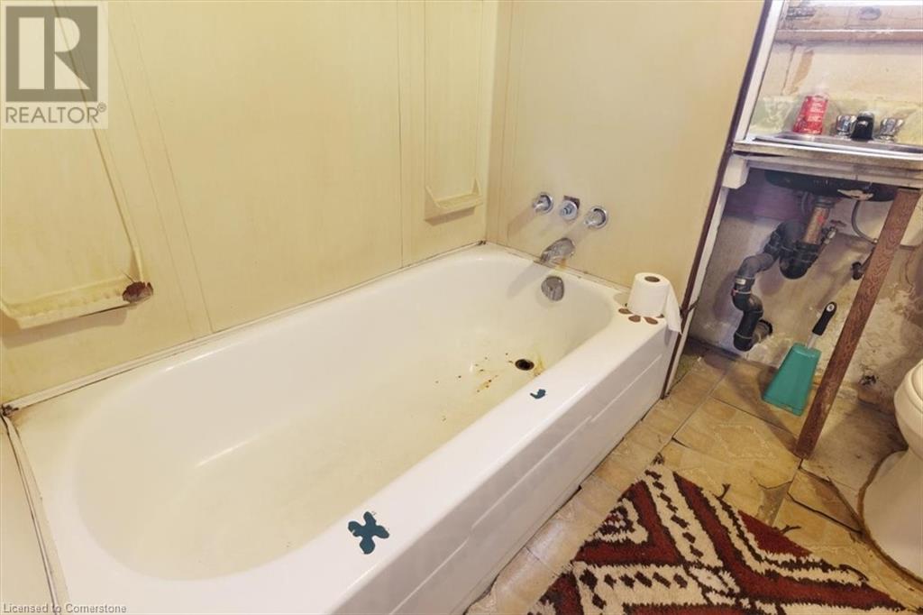 143 Catharine Street N, Hamilton, Ontario  L8R 1J5 - Photo 23 - 40682107