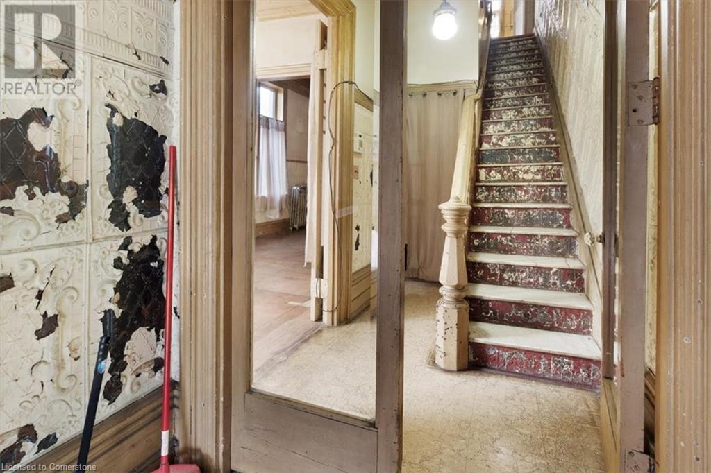 143 Catharine Street N, Hamilton, Ontario  L8R 1J5 - Photo 6 - 40682107