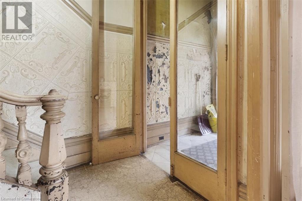 143 Catharine Street N, Hamilton, Ontario  L8R 1J5 - Photo 5 - 40682107