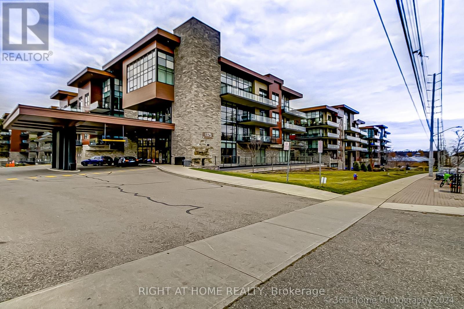 Property at 227 - 1575 LAKESHORE ROAD W image 1