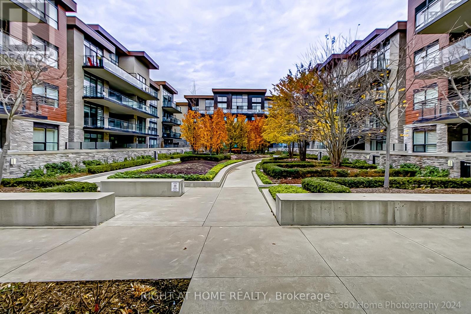 Property at 227 - 1575 LAKESHORE ROAD W image 2