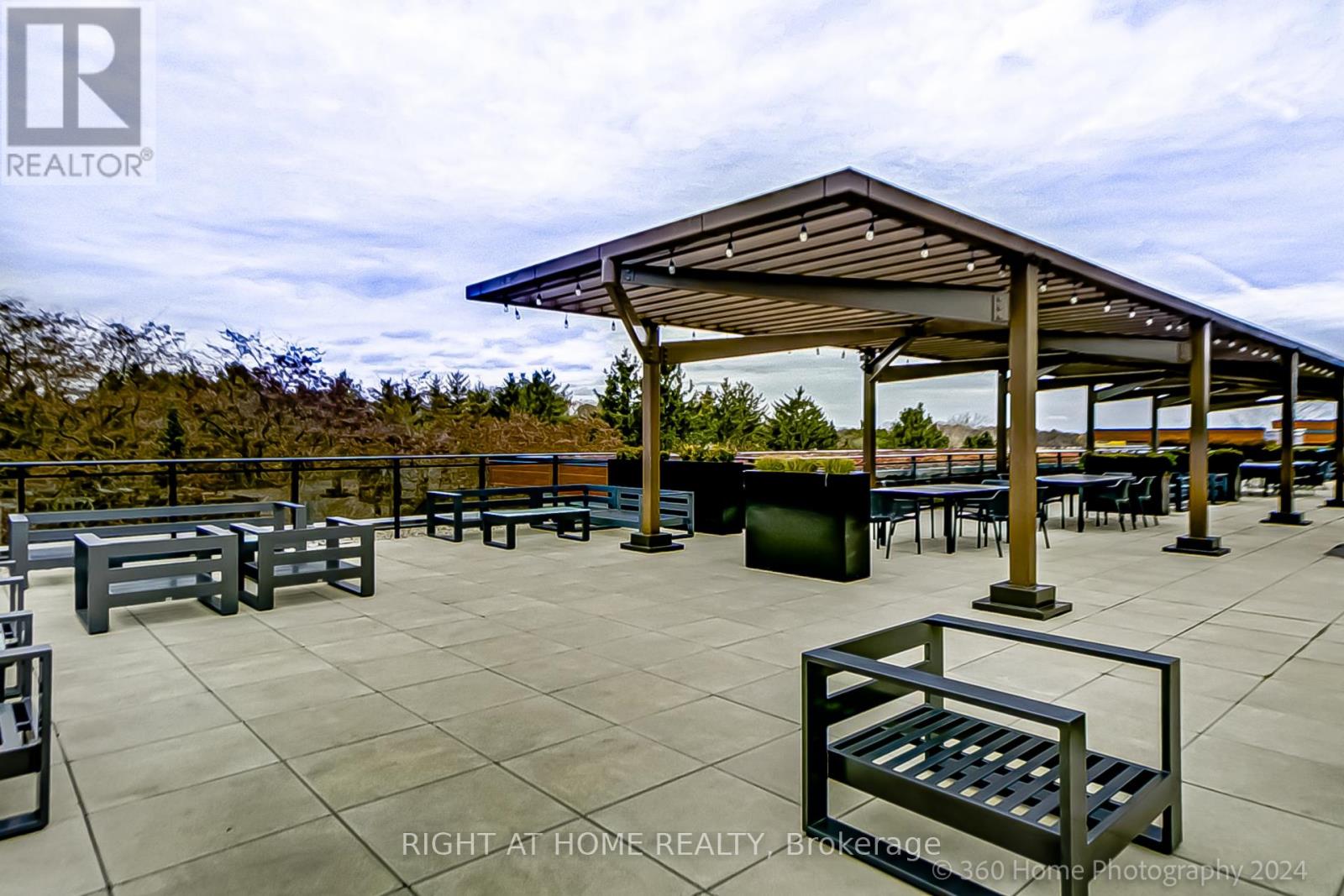 Property at 227 - 1575 LAKESHORE ROAD W image 3