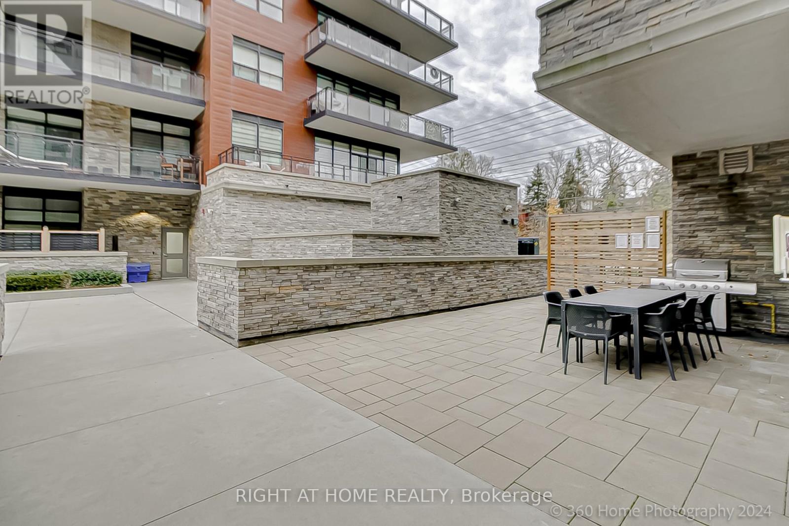 Property at 227 - 1575 LAKESHORE ROAD W image 5