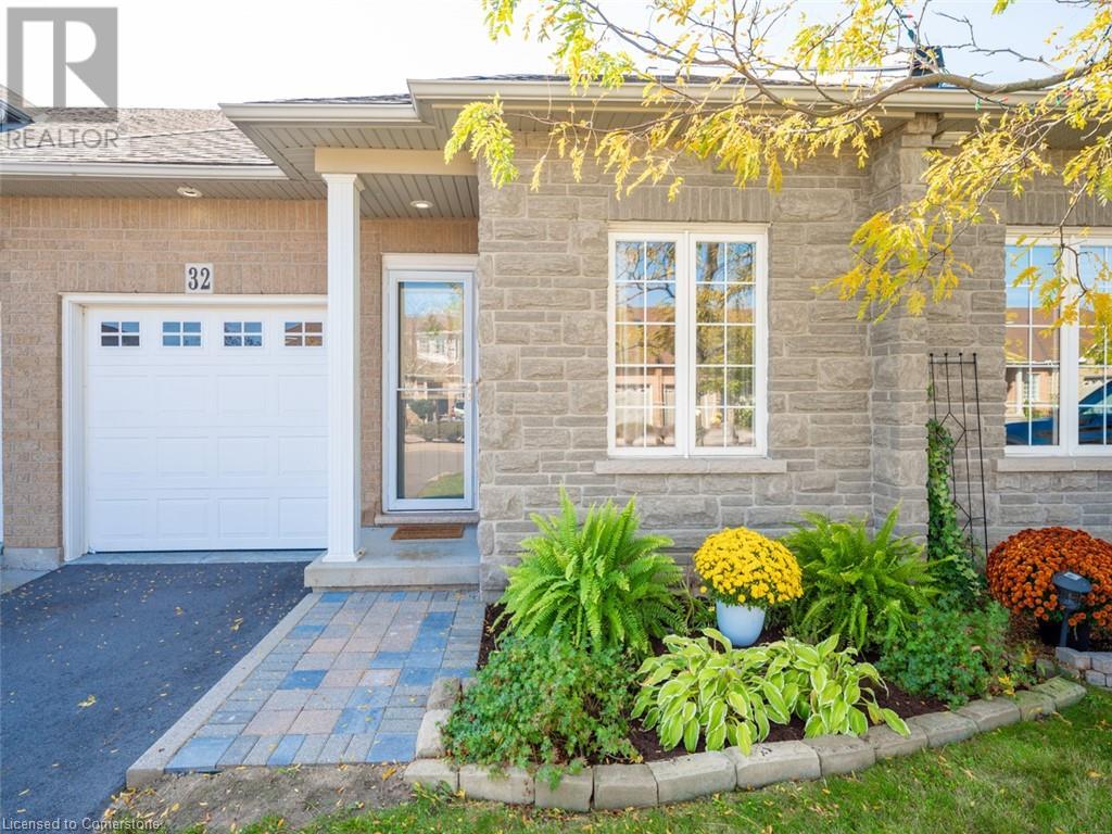 32 ABBOTSFORD Trail, Hamilton, Ontario