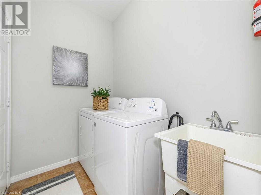 32 Abbotsford Trail, Hamilton, Ontario  L9B 2X8 - Photo 25 - 40682226