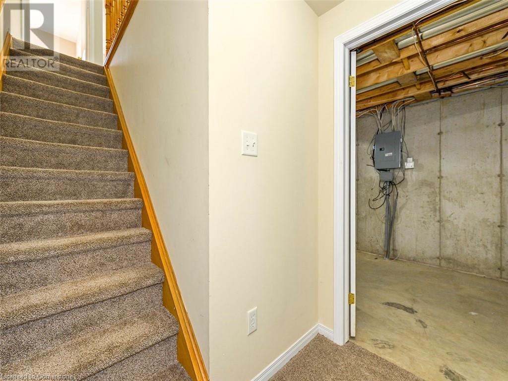 32 Abbotsford Trail, Hamilton, Ontario  L9B 2X8 - Photo 27 - 40682226