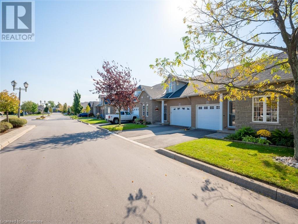 32 Abbotsford Trail, Hamilton, Ontario  L9B 2X8 - Photo 3 - 40682226