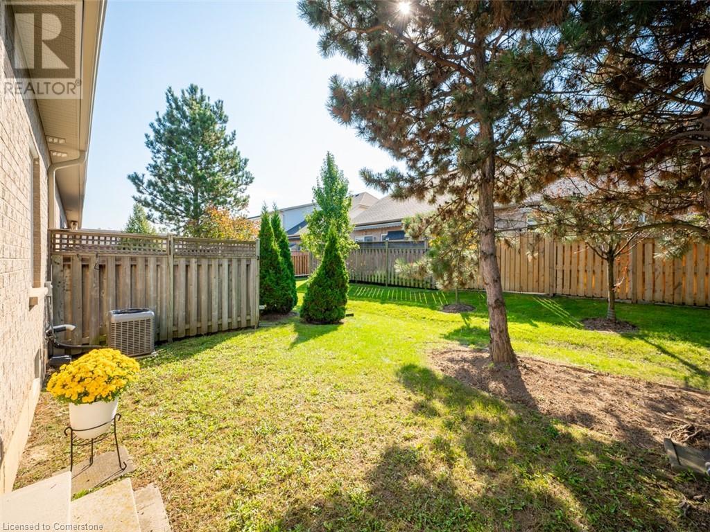 32 Abbotsford Trail, Hamilton, Ontario  L9B 2X8 - Photo 33 - 40682226