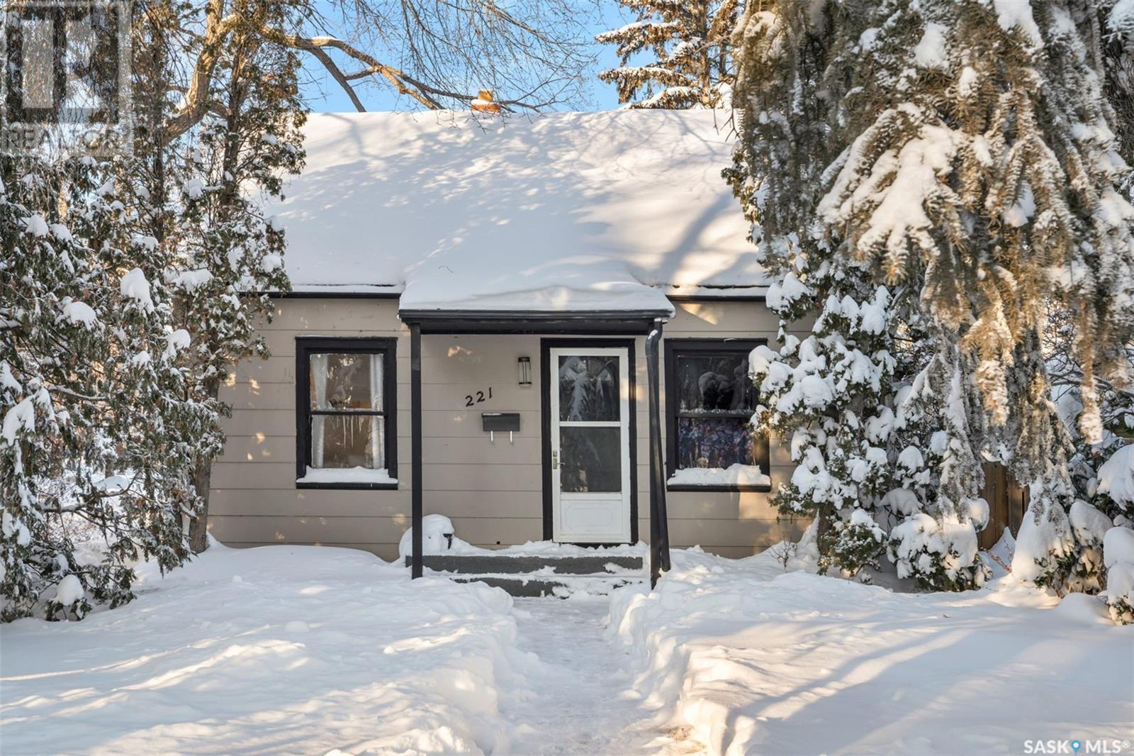 Property at 221 TAYLOR STREET W image 1